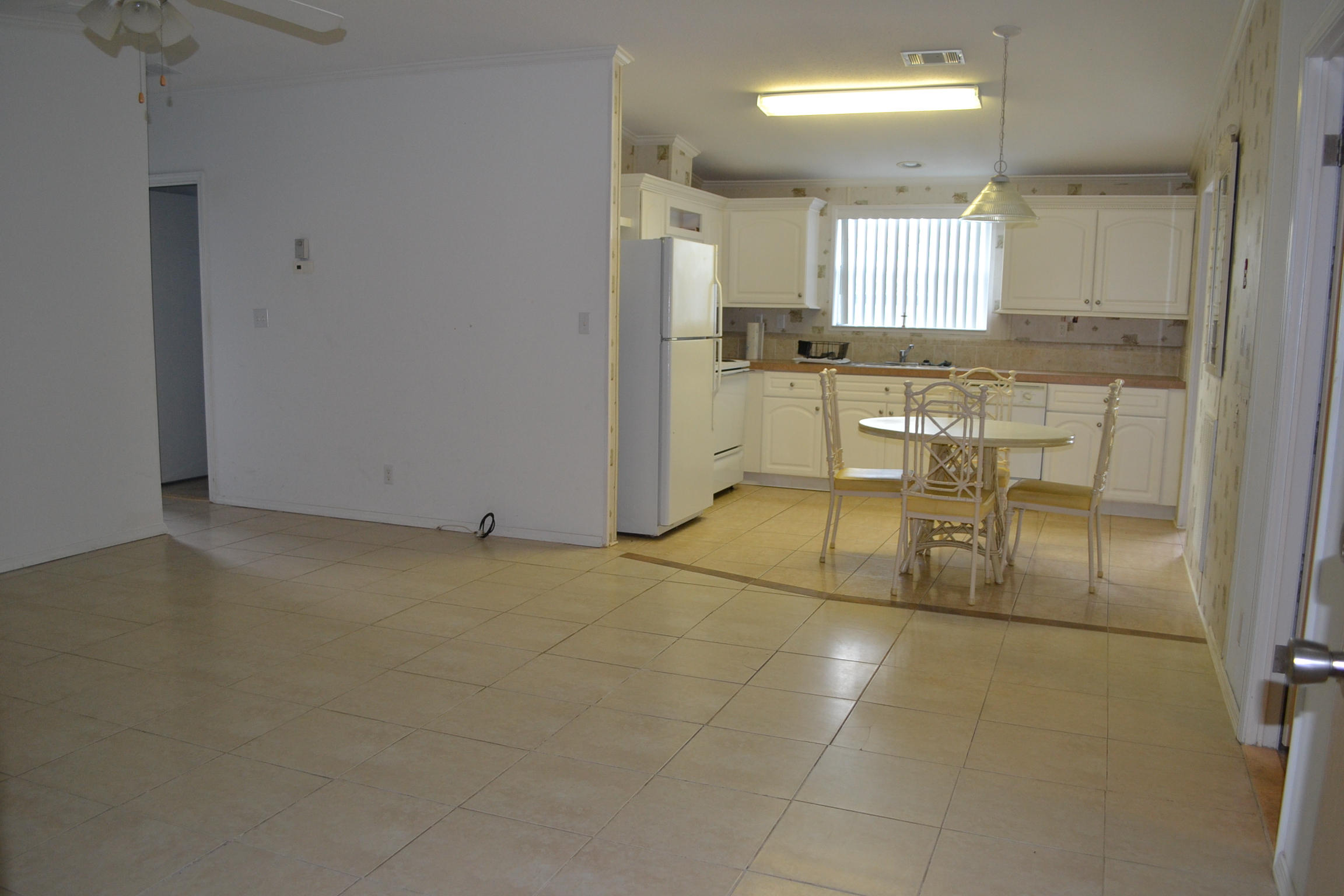8261 South Street Boca Raton, FL 33433 - Photo 7 of 30 Kitchen/Living Room 3