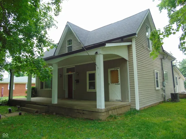 $359,995 | 225 South Market Street, Thorntown, IN 46071