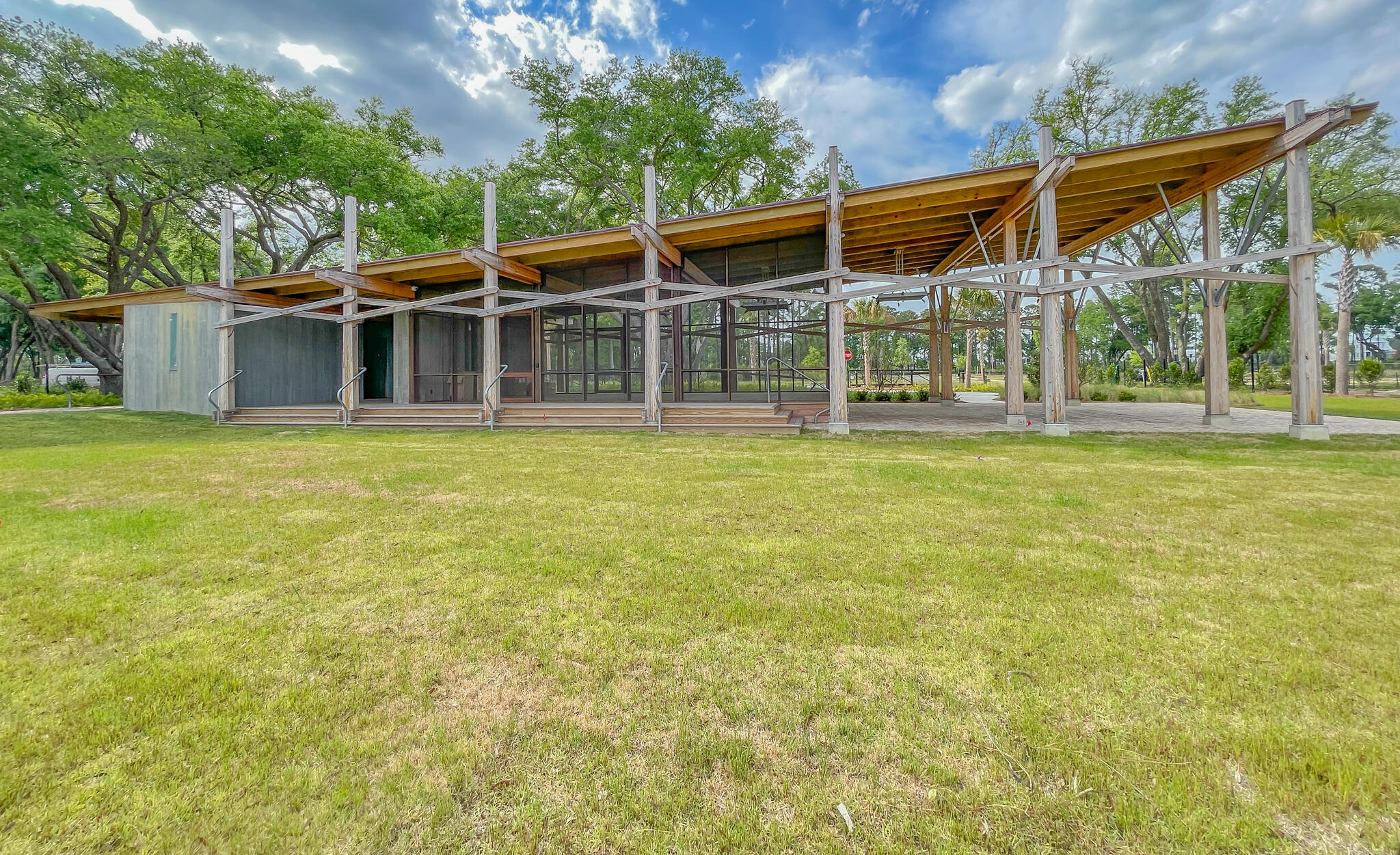 229 Captain Goddard Road Charleston, SC 29492 - Photo 15 of 64 Community Area