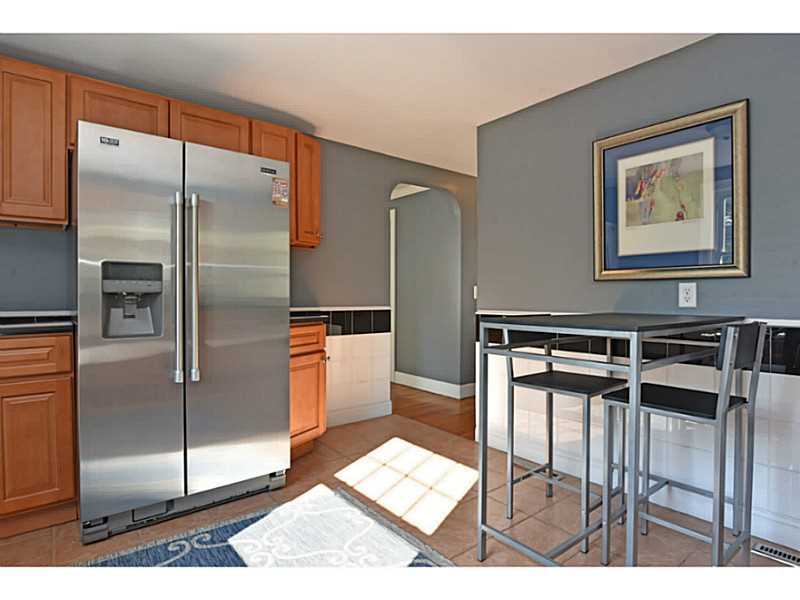 5534 Post Road Warwick, RI 02818 - Photo 4 of 25 Kitchen.