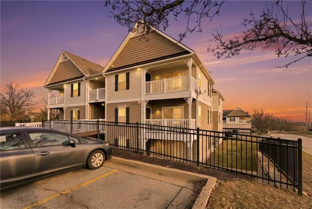 $179,000 | 8030 North Drury Avenue, Unit 3C, Kansas City, MO 64119