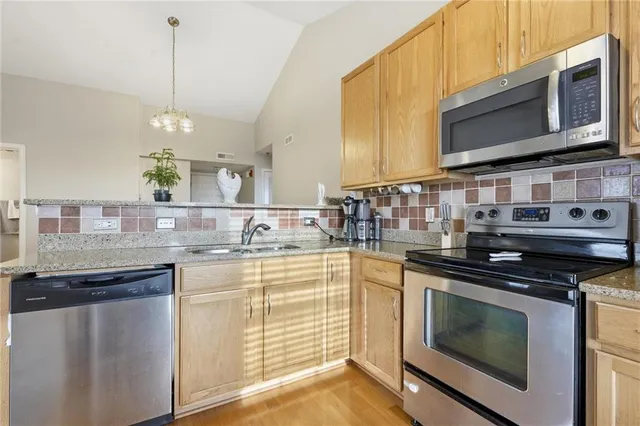 $179,000 | 8030 North Drury Avenue, Unit 3C, Kansas City, MO 64119