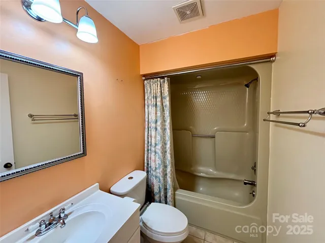 $260,500 | 21 Loganwood Lane, Etowah, NC 28729