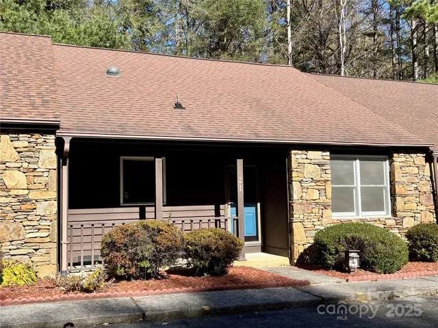 $260,500 | 21 Loganwood Lane, Etowah, NC 28729