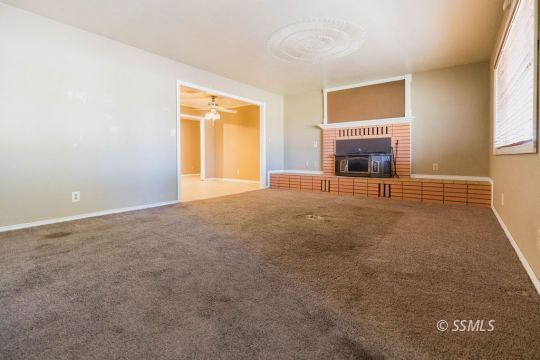 211 Sierra Vista Street Ridgecrest, CA 93555 - Photo 3 of 23 Gallery Image 3
