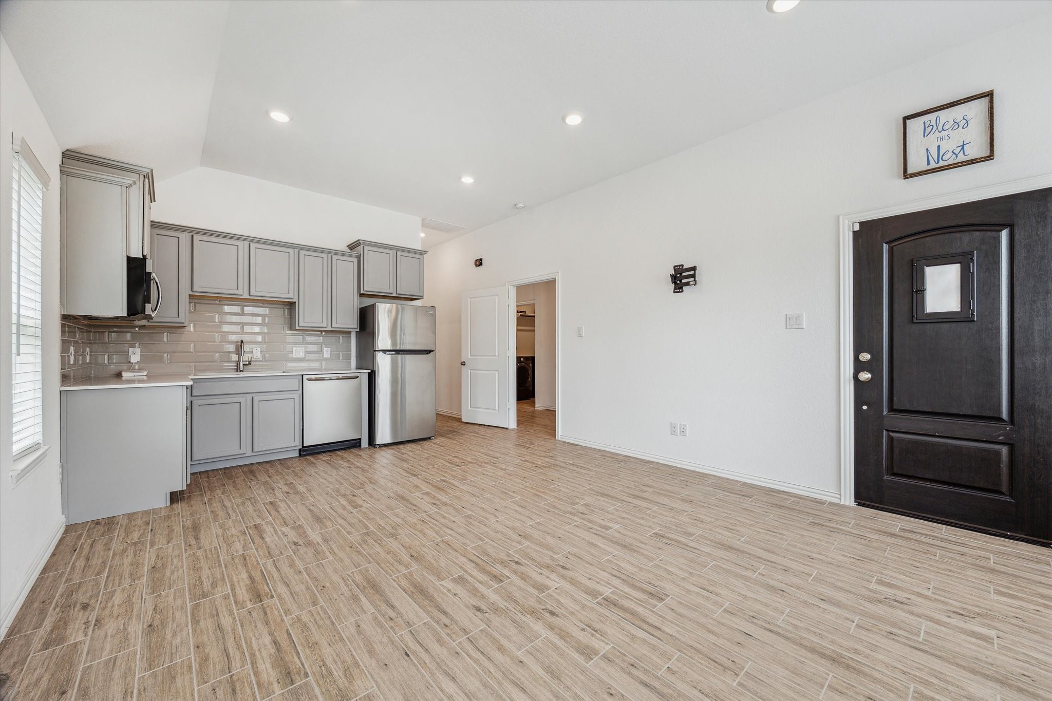 4838 Albany Ridge Lane Rosharon, TX 77583 - Photo 10 of 32