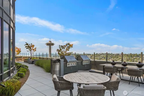 $1,390,000 | 2510 6th Avenue, Unit 2502, Seattle, WA 98121