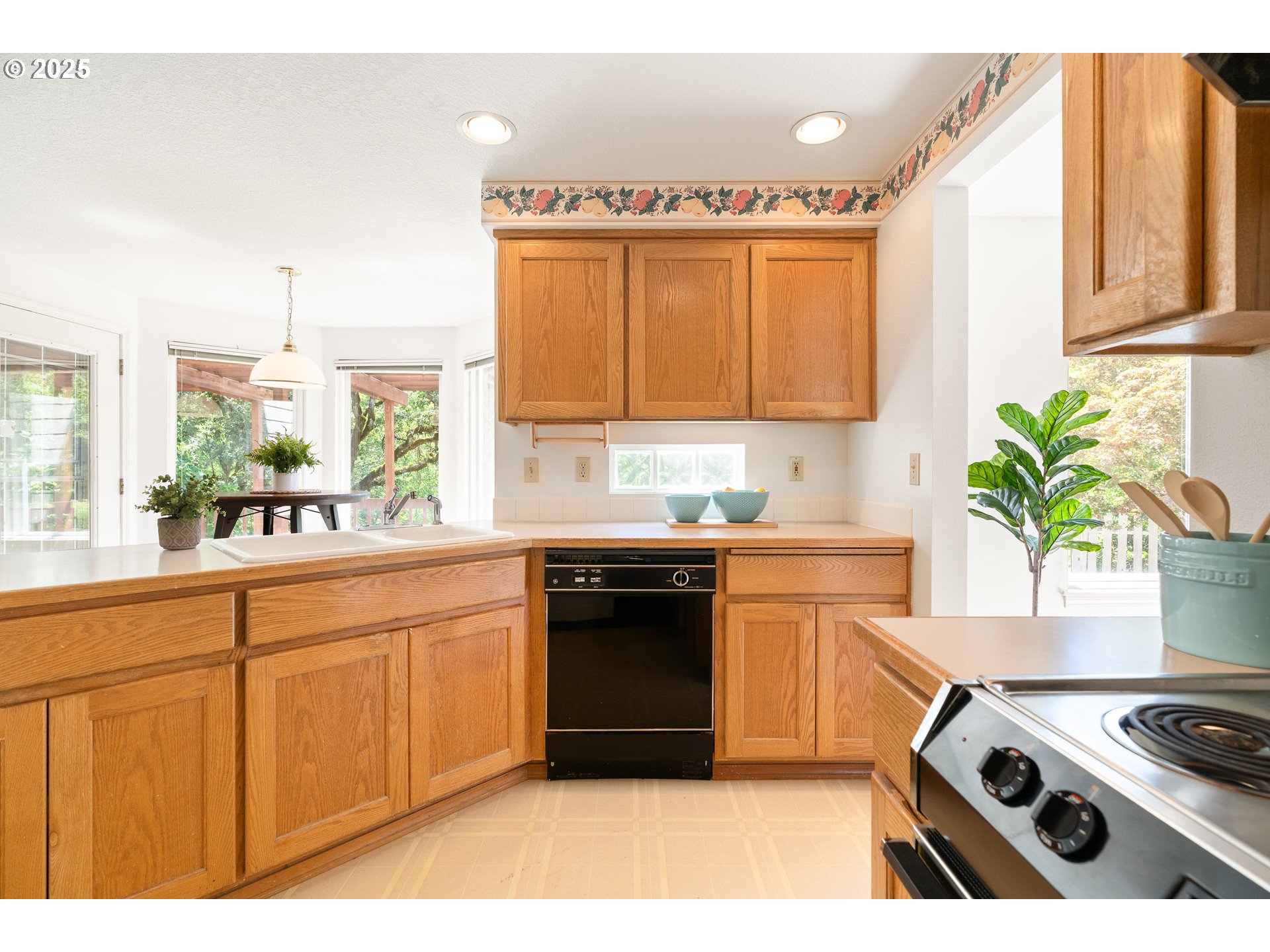 16732 Southwest Hargis Road Beaverton, OR 97007 - Photo 14 of 42 Gallery Image 14
