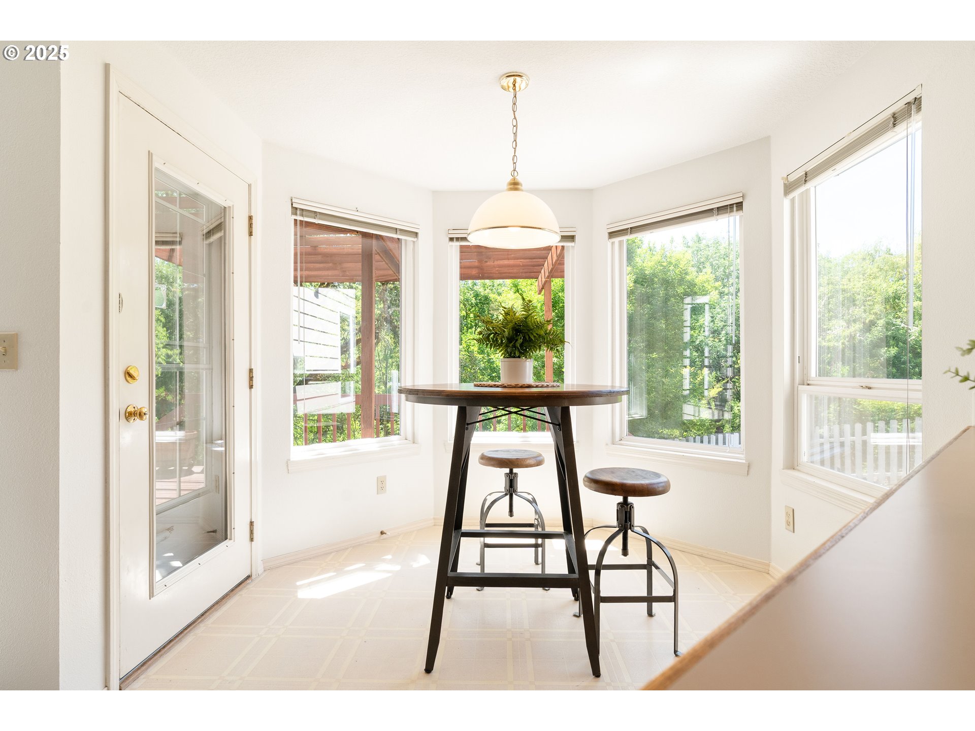 16732 Southwest Hargis Road Beaverton, OR 97007 - Photo 15 of 42 Gallery Image 15