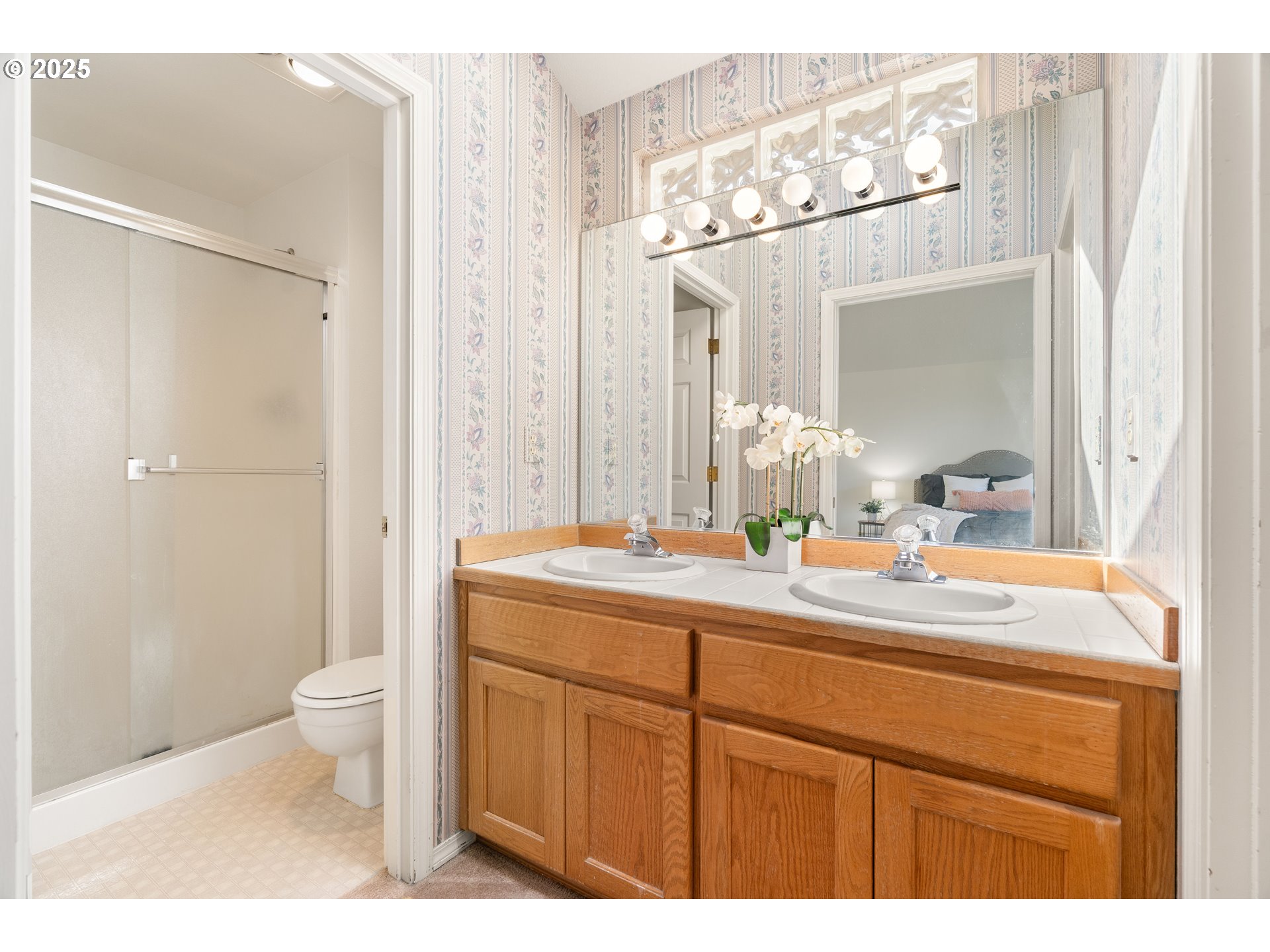 16732 Southwest Hargis Road Beaverton, OR 97007 - Photo 24 of 42 Attached Bathroom #1