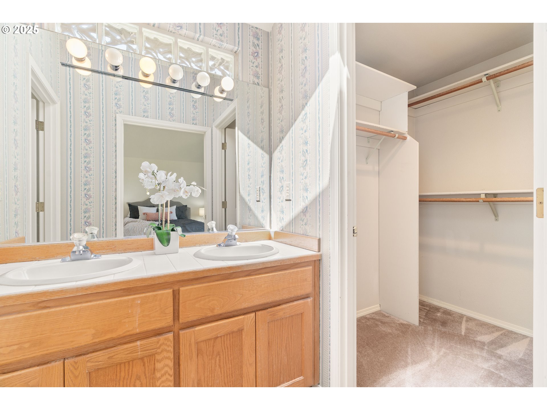 16732 Southwest Hargis Road Beaverton, OR 97007 - Photo 25 of 42 Attached Bathroom #1