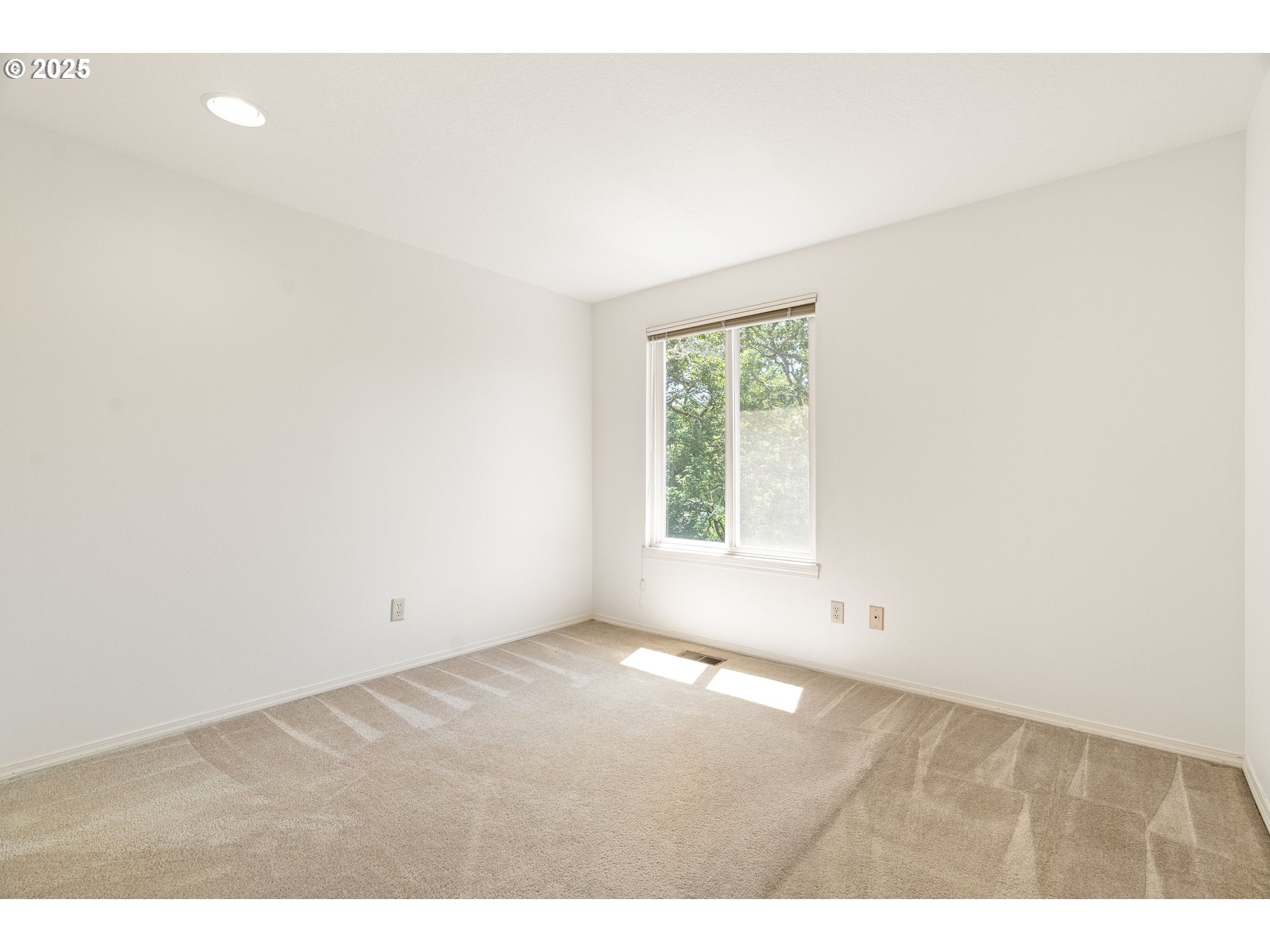 16732 Southwest Hargis Road Beaverton, OR 97007 - Photo 27 of 42 Bedroom