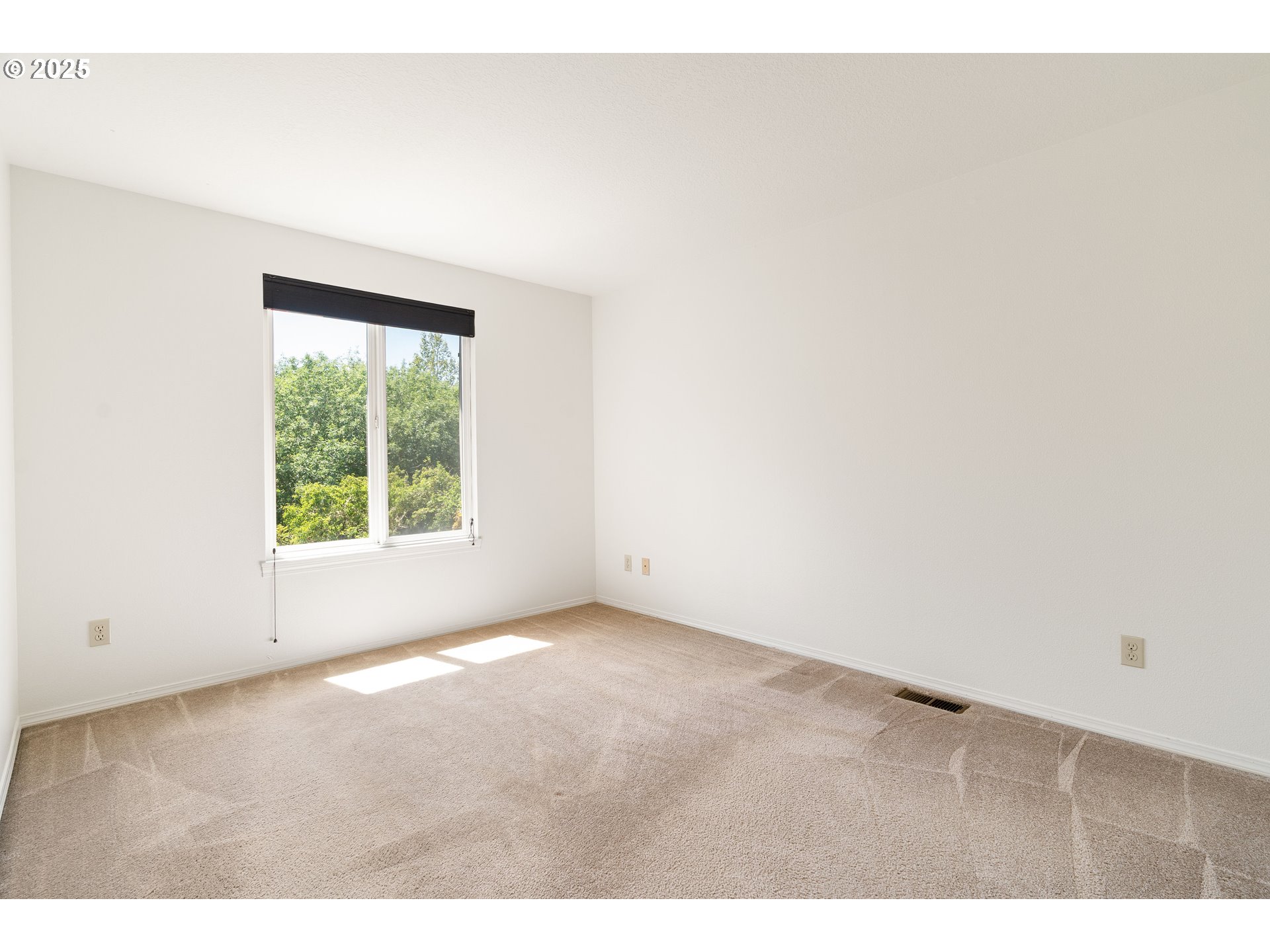 16732 Southwest Hargis Road Beaverton, OR 97007 - Photo 30 of 42 Bedroom