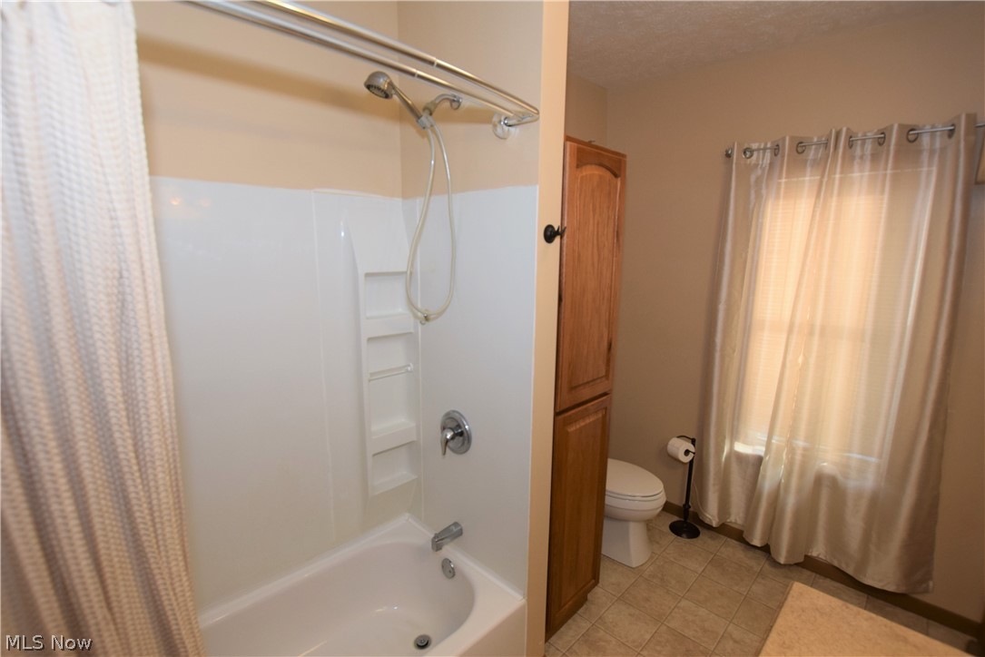 6715 Chestnut Street Sterling, OH 44276 - Photo 12 of 27