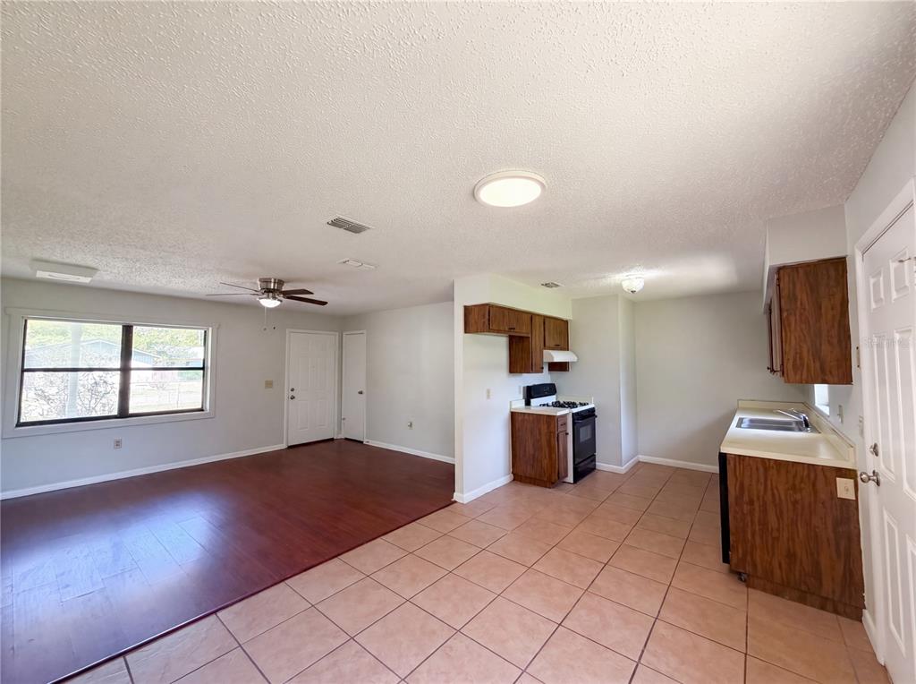207 Northeast 3rd Terrace Williston, FL 32696 - Photo 6 of 24