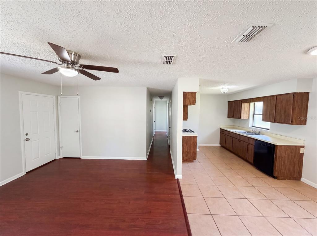 207 Northeast 3rd Terrace Williston, FL 32696 - Photo 7 of 24