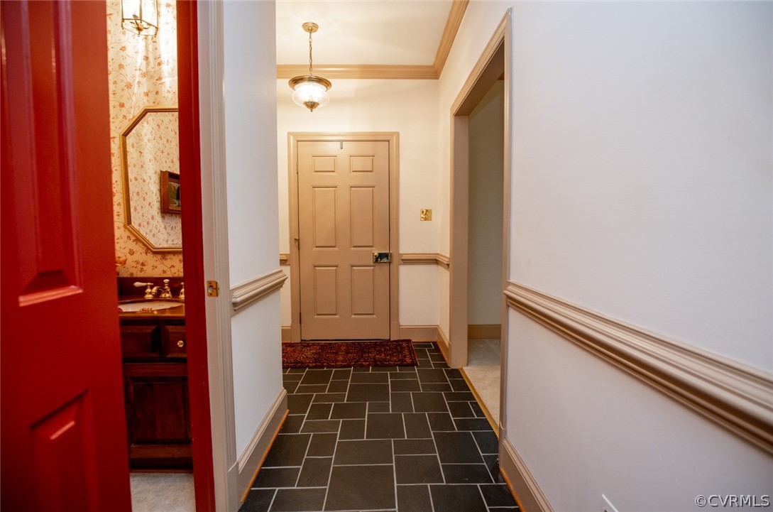 17268 White Pine Road Beaverdam, VA 23015 - Photo 3 of 50 Foyer with slate floor, Crown molding and chair ra