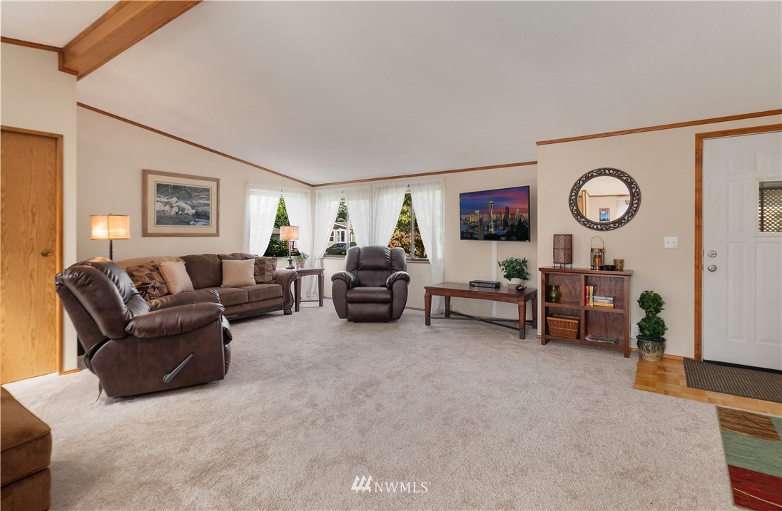 24332 S Park Bothell, WA 98021 - Photo 2 of 25