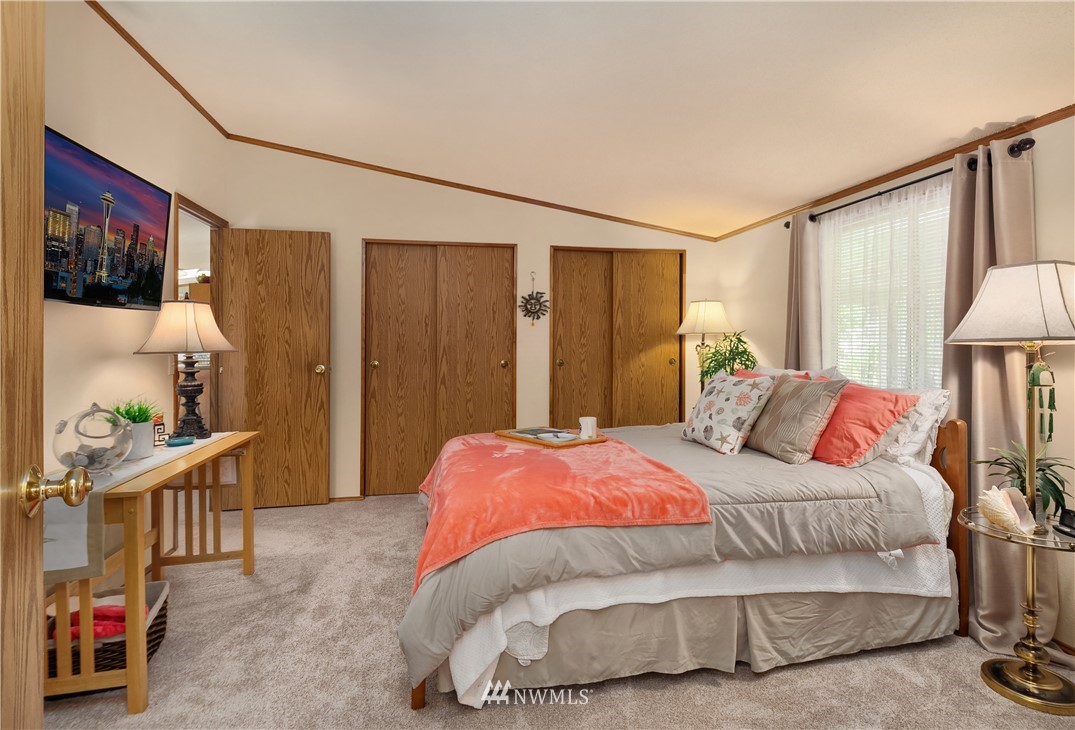 24332 S Park Bothell, WA 98021 - Photo 11 of 25