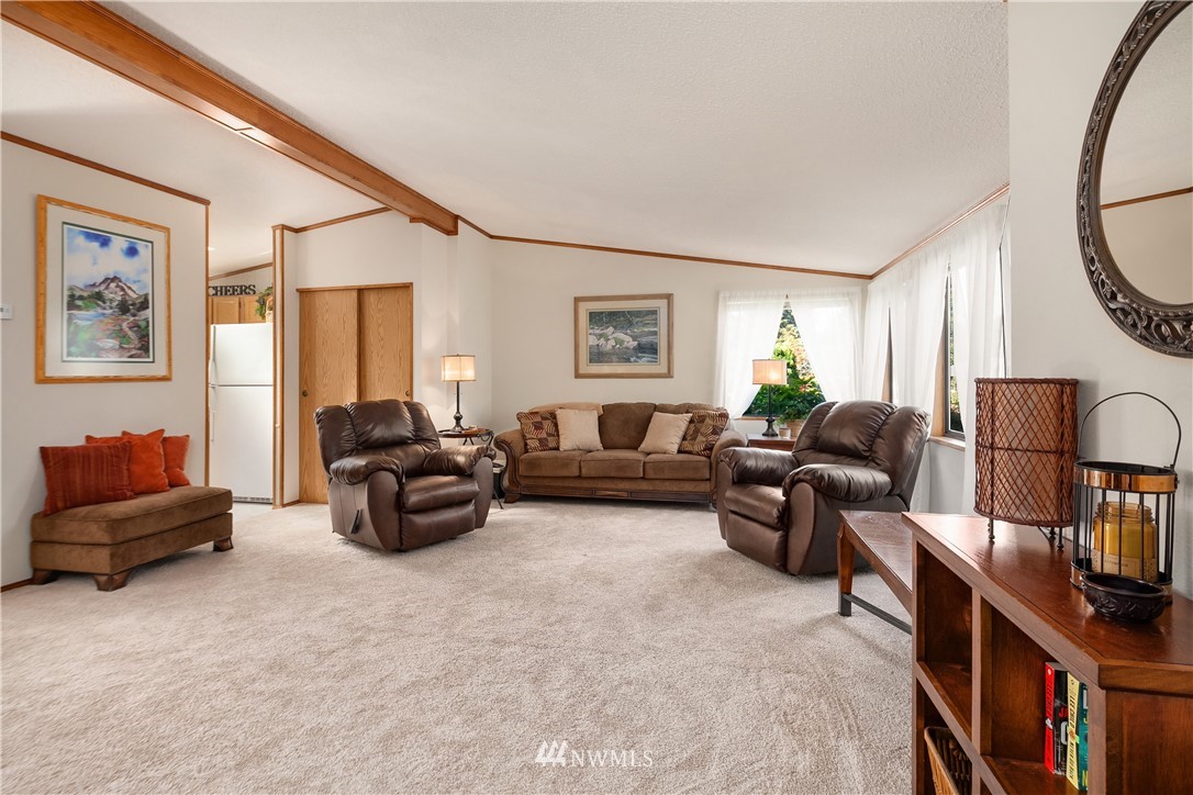 24332 S Park Bothell, WA 98021 - Photo 3 of 25