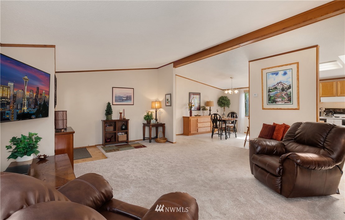 24332 S Park Bothell, WA 98021 - Photo 4 of 25