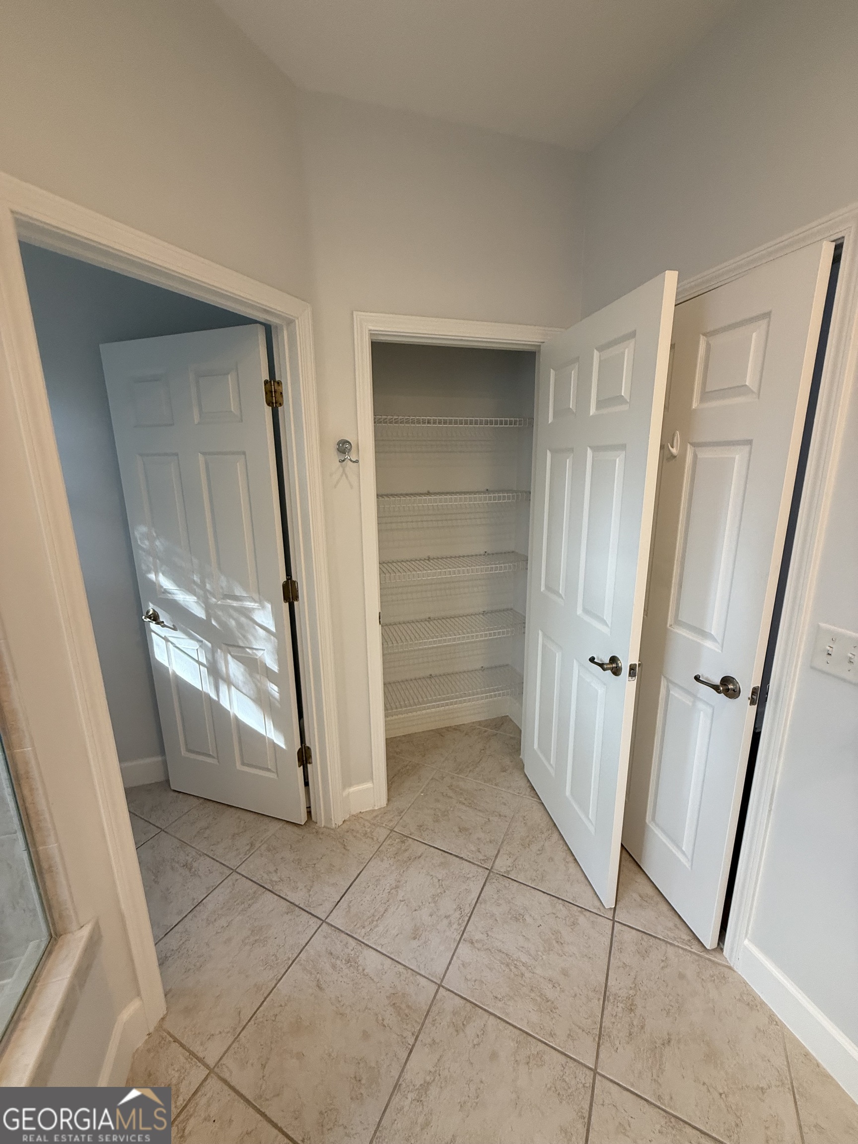 1603 Sandpiper Court St. Marys, GA 31558 - Photo 21 of 33 a view of a garage