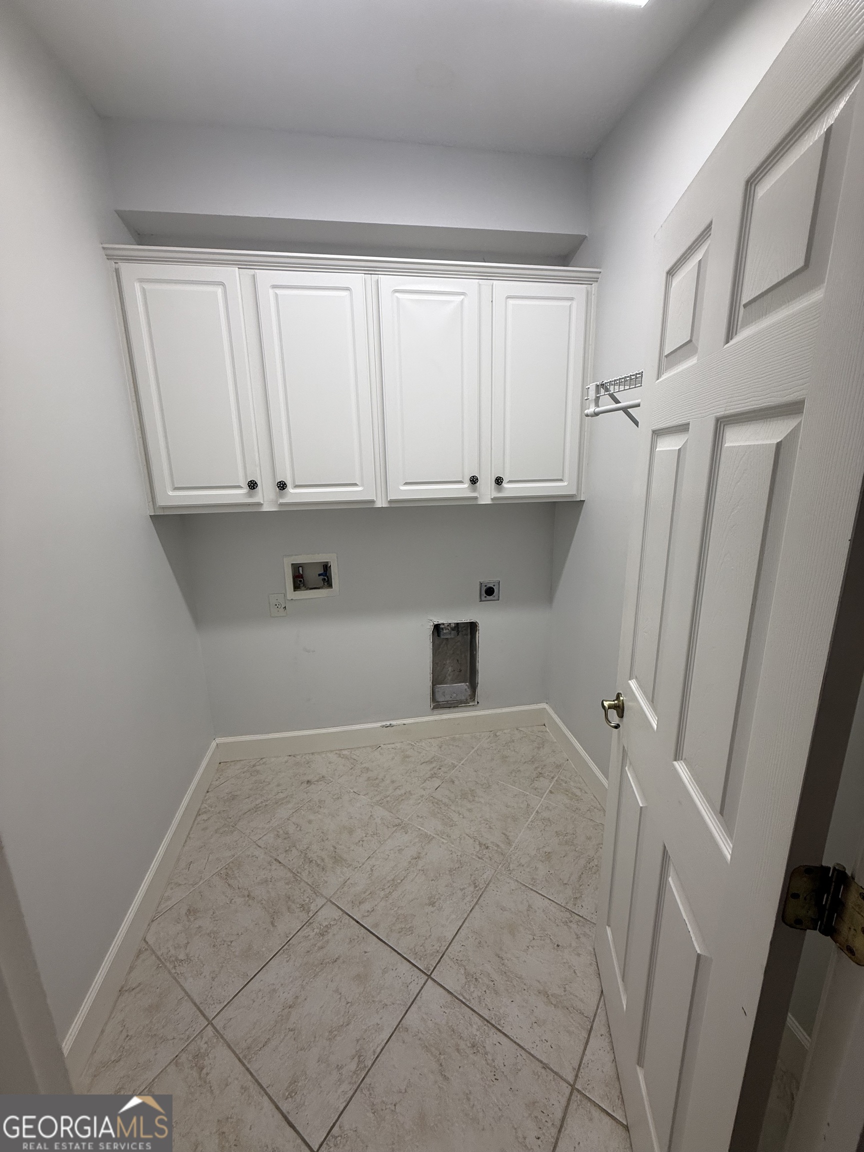 1603 Sandpiper Court St. Marys, GA 31558 - Photo 32 of 33 a view of a kitchen with a sink