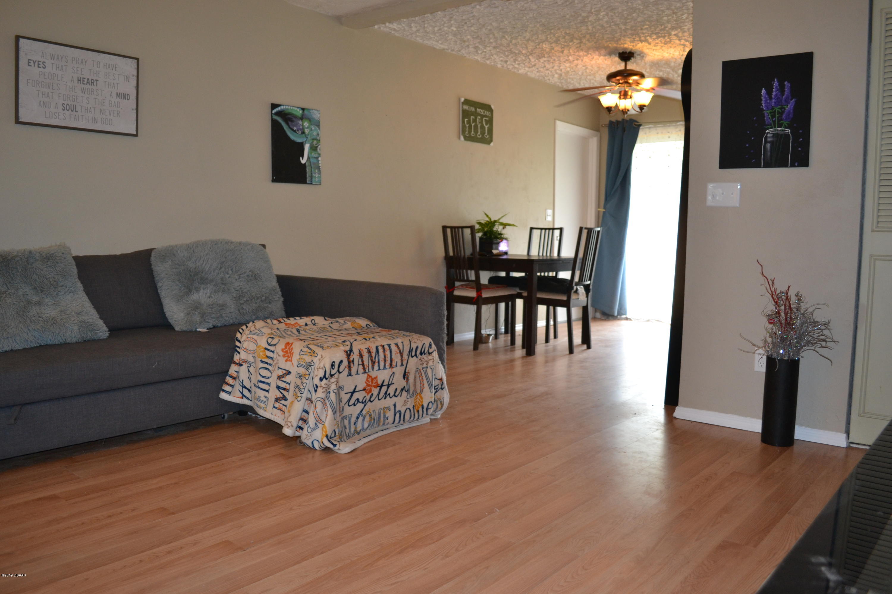 506 Eaton Road Edgewater, FL 32132 - Photo 4 of 23 Cozy Living Area!
