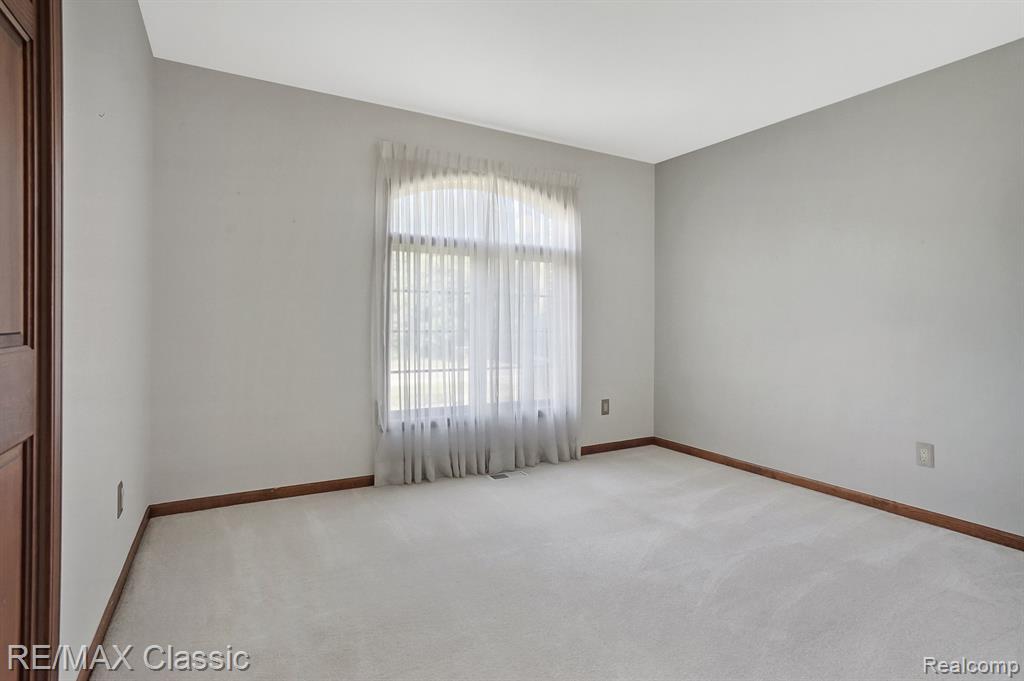 3049 Walnut Lake Road West Bloomfield, MI 48322 - Photo 38 of 53 Gallery Image 38