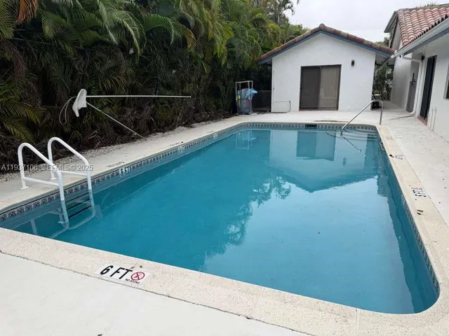 $1,995 | 1300 Wiley Street, Unit 2, Hollywood, FL 33019