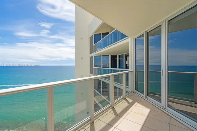 $6,500 | 19333 Collins Avenue, Unit 2703, Sunny Isles Beach, FL 33160