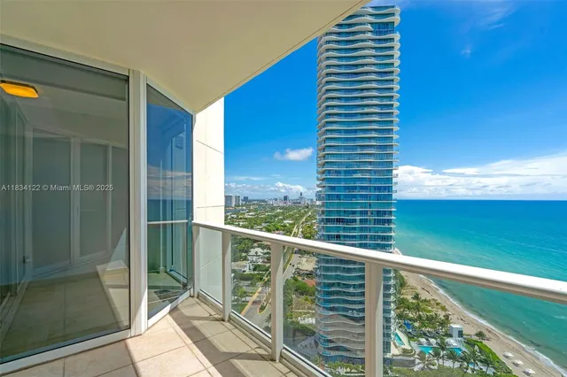 $6,500 | 19333 Collins Avenue, Unit 2703, Sunny Isles Beach, FL 33160