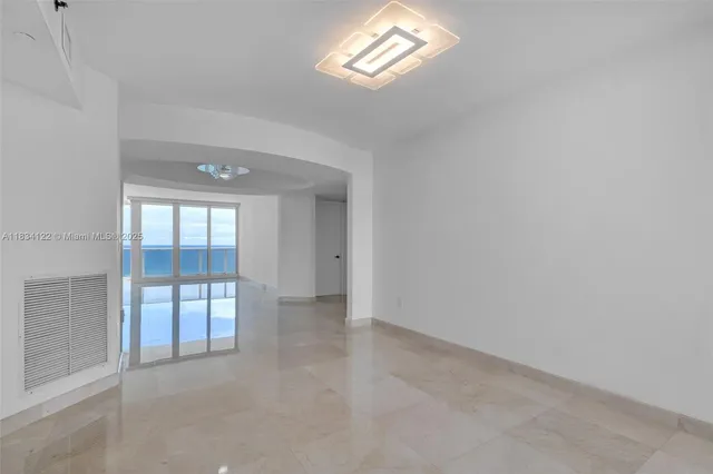 $6,500 | 19333 Collins Avenue, Unit 2703, Sunny Isles Beach, FL 33160