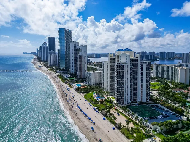 $6,500 | 19333 Collins Avenue, Unit 2703, Sunny Isles Beach, FL 33160