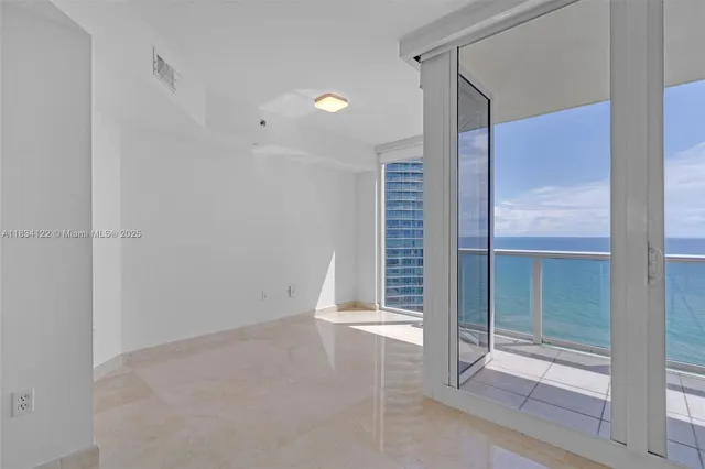 $6,500 | 19333 Collins Avenue, Unit 2703, Sunny Isles Beach, FL 33160