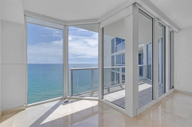$6,500 | 19333 Collins Avenue, Unit 2703, Sunny Isles Beach, FL 33160