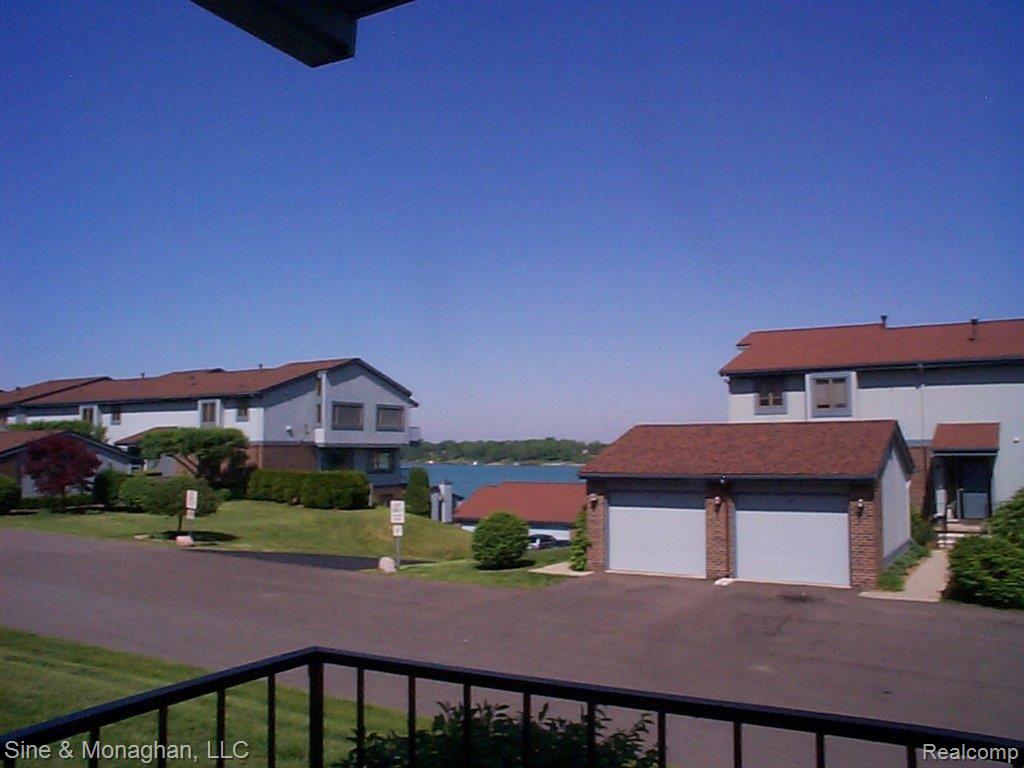 6 View 1715 N River #82.jpg