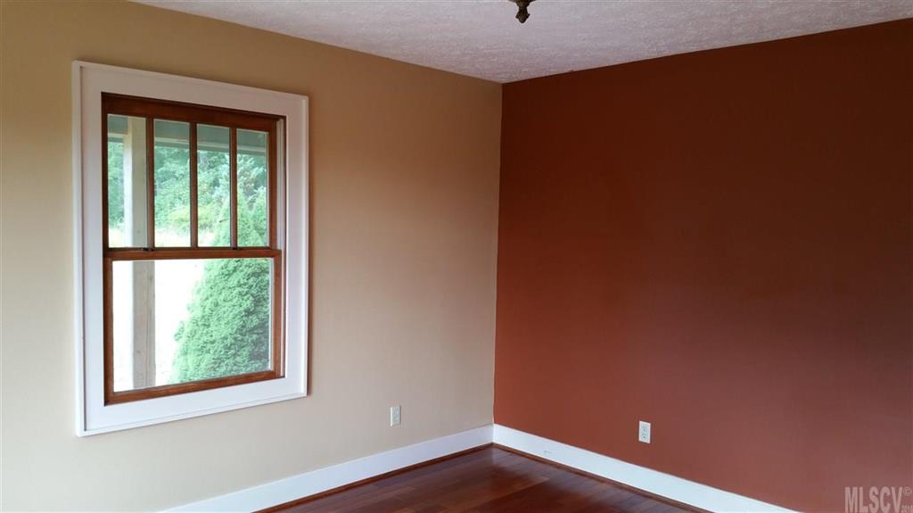 930 Maltba Road Newland, NC 28657 - Photo 3 of 21 Gallery Image 3