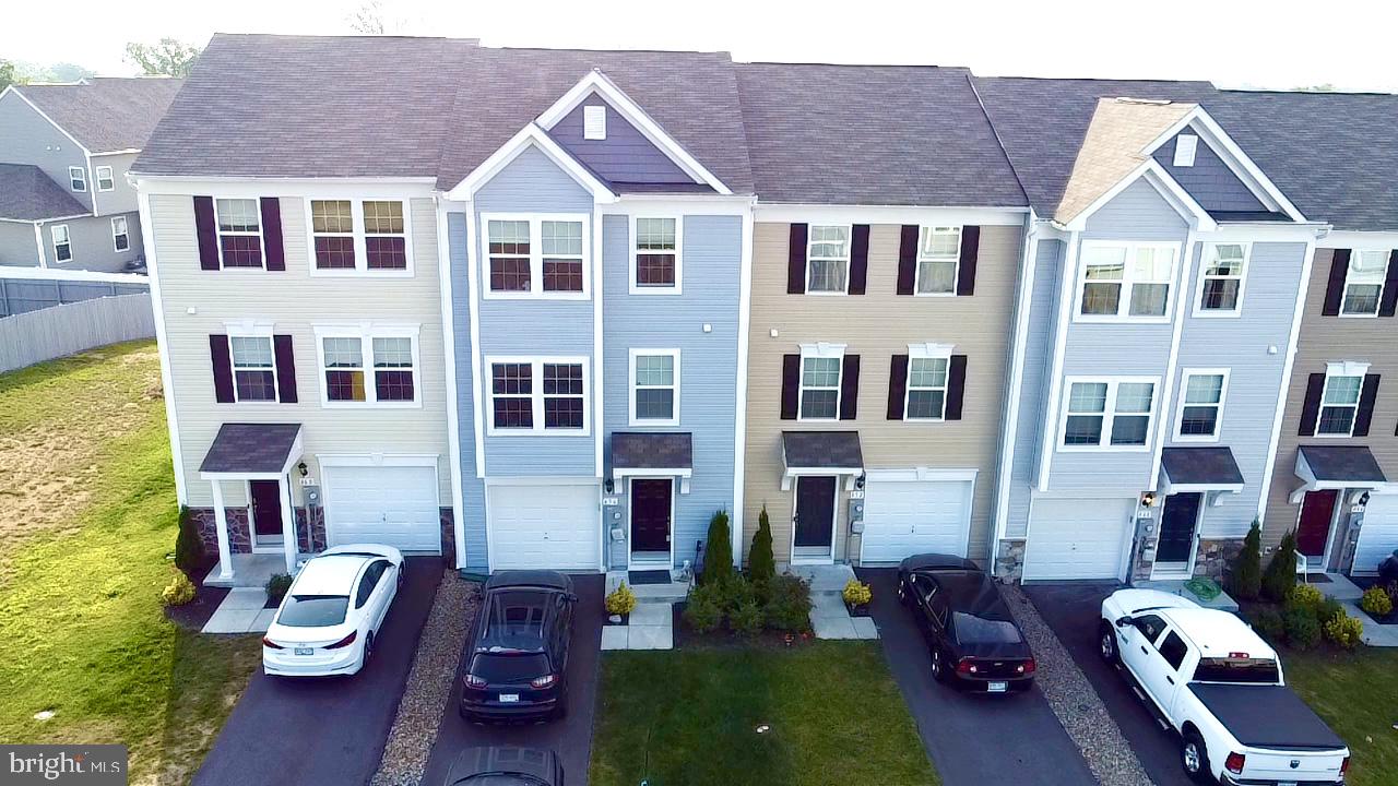 456 Rumbling Rock Road Hedgesville, WV 25427 - Photo 2 of 47