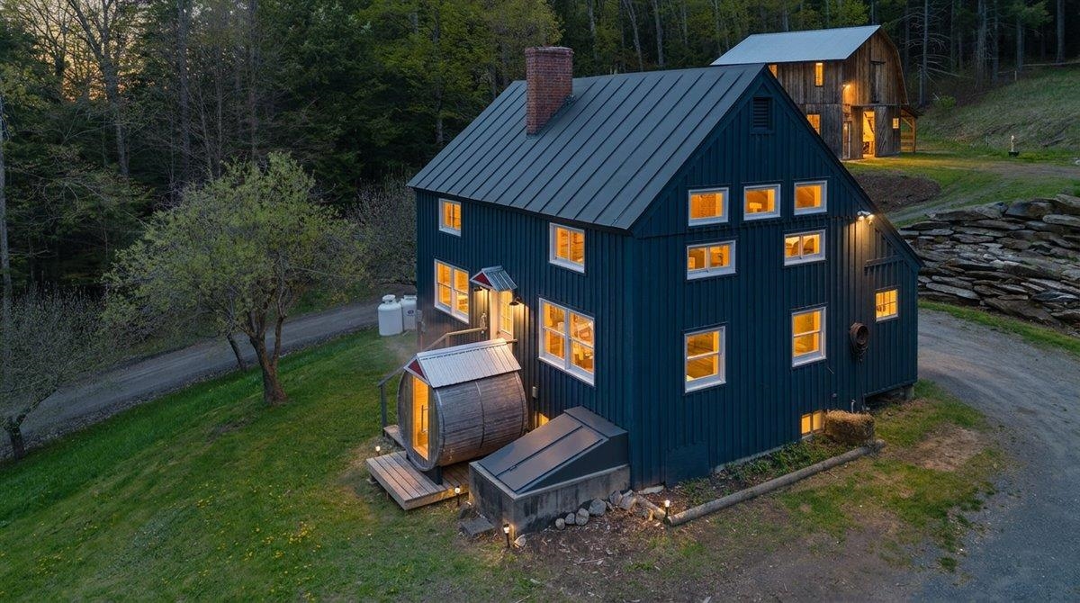 278 Spring Road Tunbridge, VT 05077 - Photo 3 of 52
