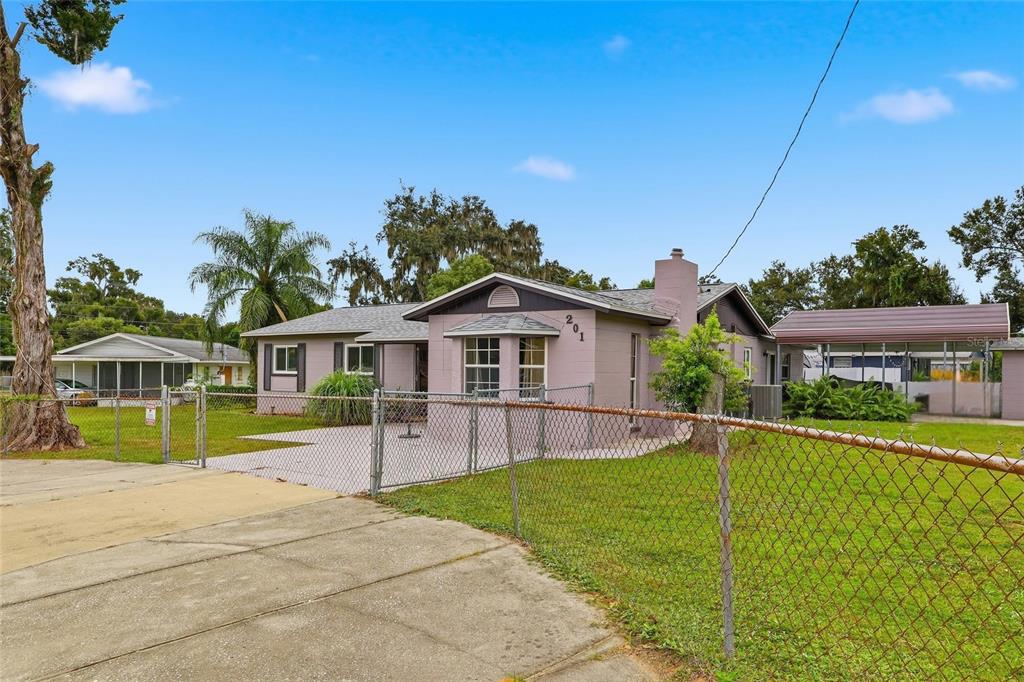 201 East Wheeler Road Seffner, FL 33584 - Photo 2 of 39 Gallery Image 2