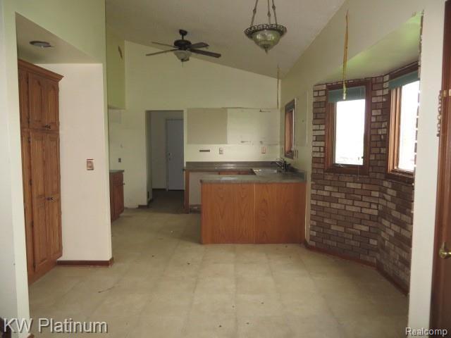 915 Memphis Ridge Road Memphis, MI 48041 - Photo 3 of 25 IMG_7827.JPG