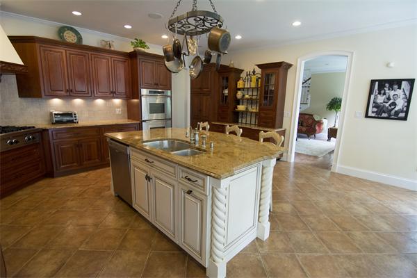34 Wayside Inn Road Framingham, MA 01701 - Photo 7 of 28 Gallery Image 7