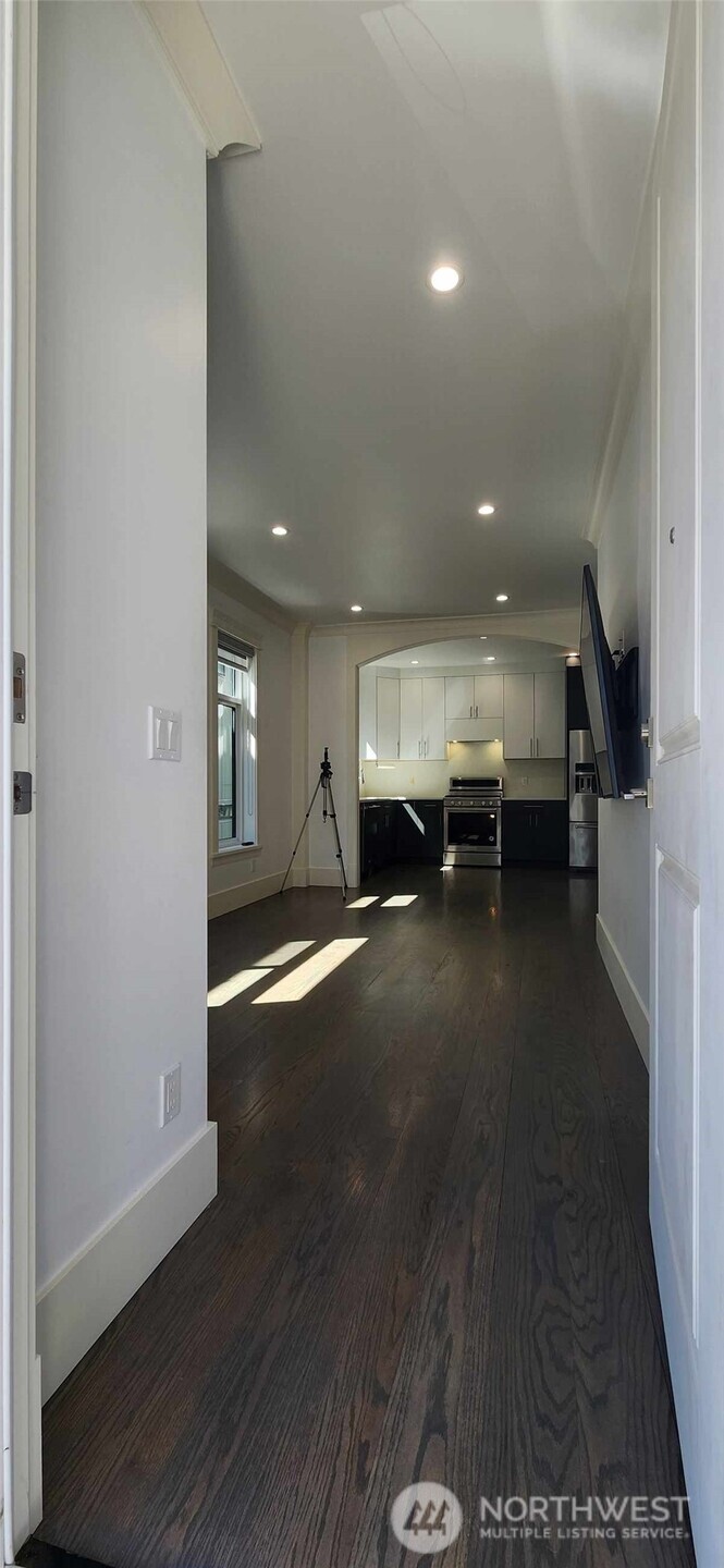 1129 North 33rd Place Renton, WA 98056 - Photo 5 of 20