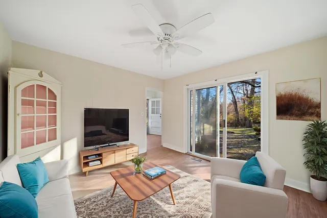 $439,900 | 1805 Gilbert Avenue, Downers Grove, IL 60515