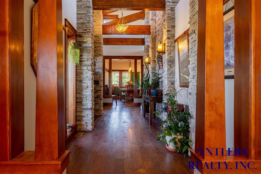 17 Thistle Road Cody, WY 82414 - Photo 2 of 108 Gallery Image 2