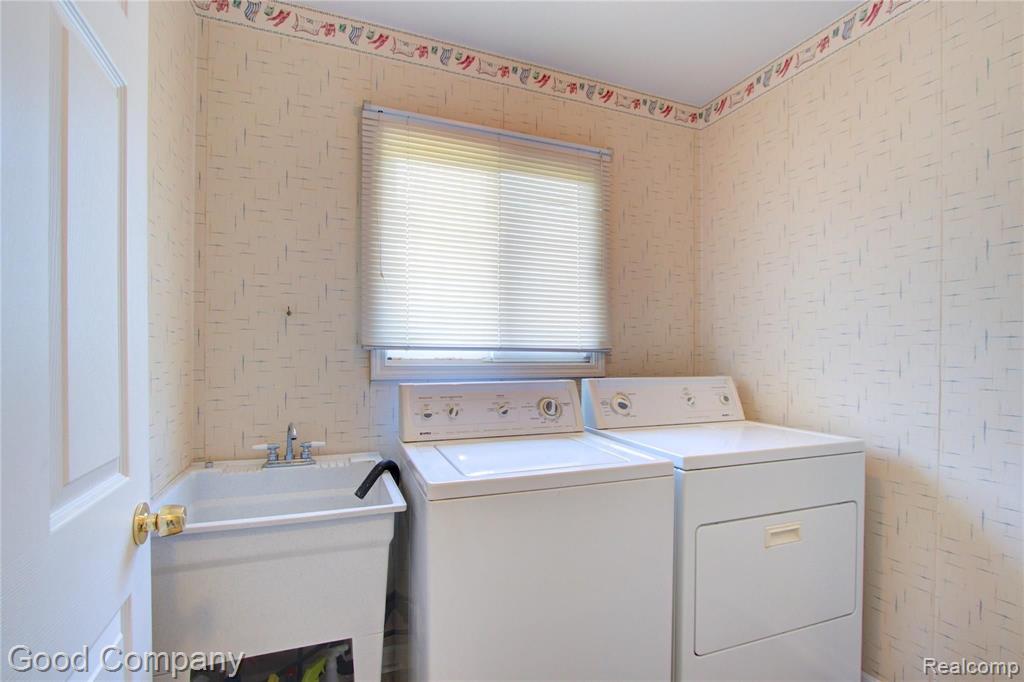 864 Preswick Court Rochester Hills, MI 48307 - Photo 21 of 47