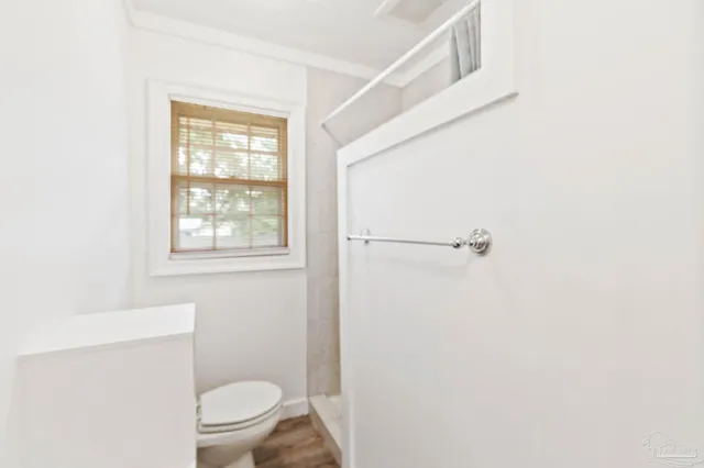 a view of a houses with yard