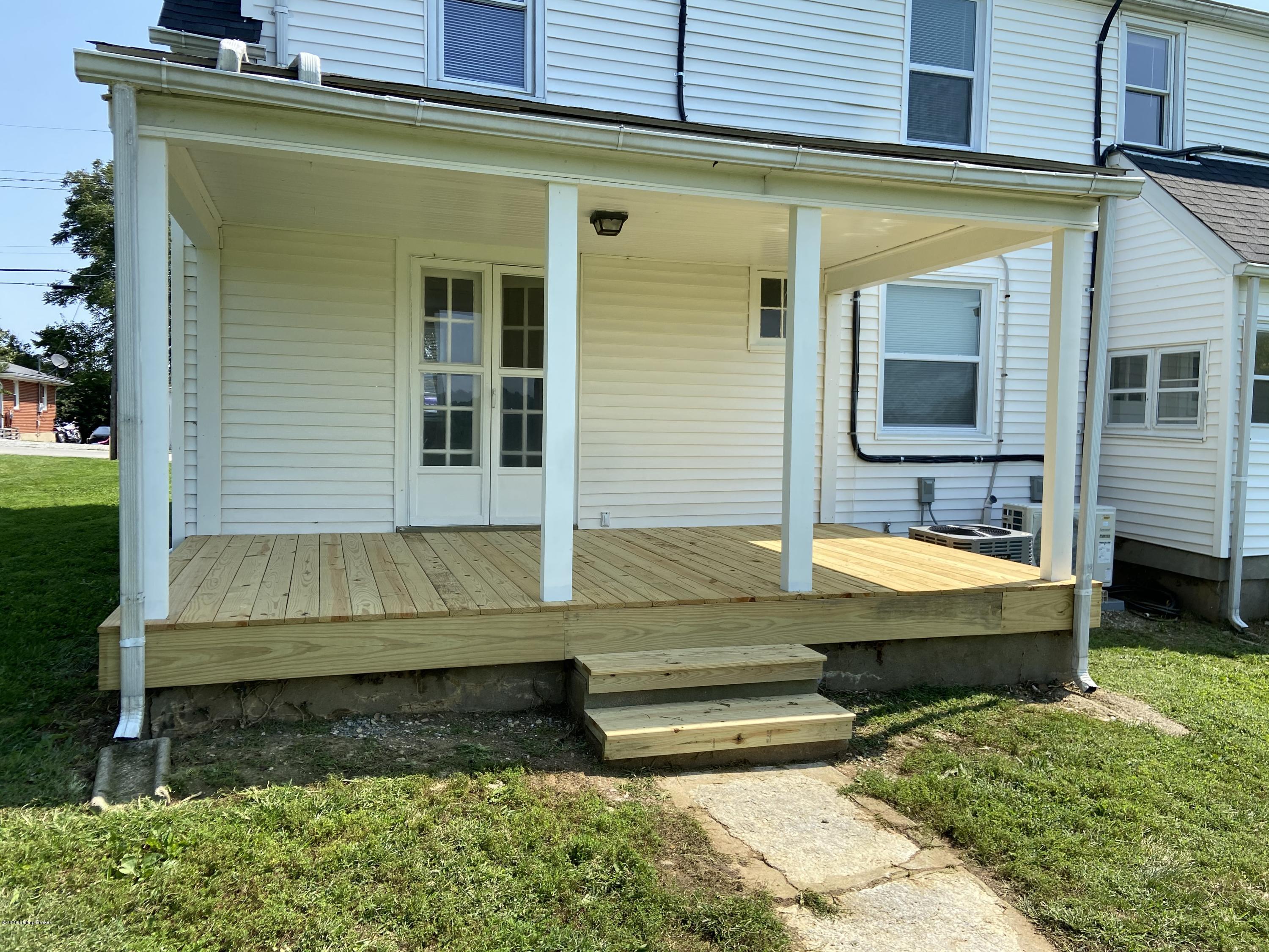 129 Spring Street New Castle, KY 40050 - Photo 38 of 53 NEW deck