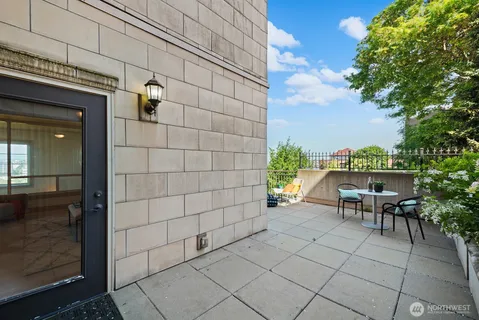 $949,000 | 745 Bellevue Avenue East, Unit 109, Seattle, WA 98102